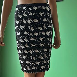 💚💚The Limited Black and White Pencil Knee-Length Casual Skirt💚💚